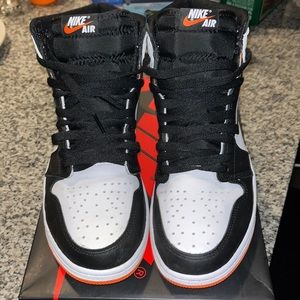 Jordan Retro 1 “Electro Orange”
